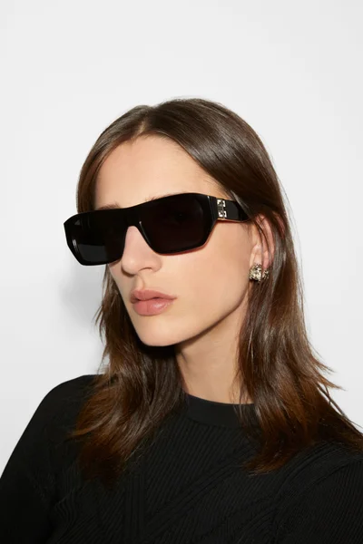 Look 16